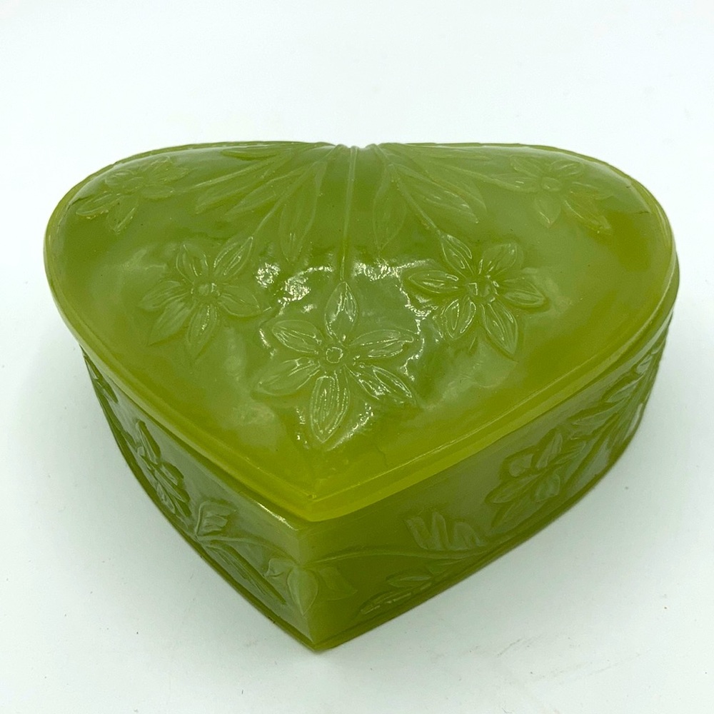 Vintage Green Trinket Box Heart Shape Floral Carving Plastic